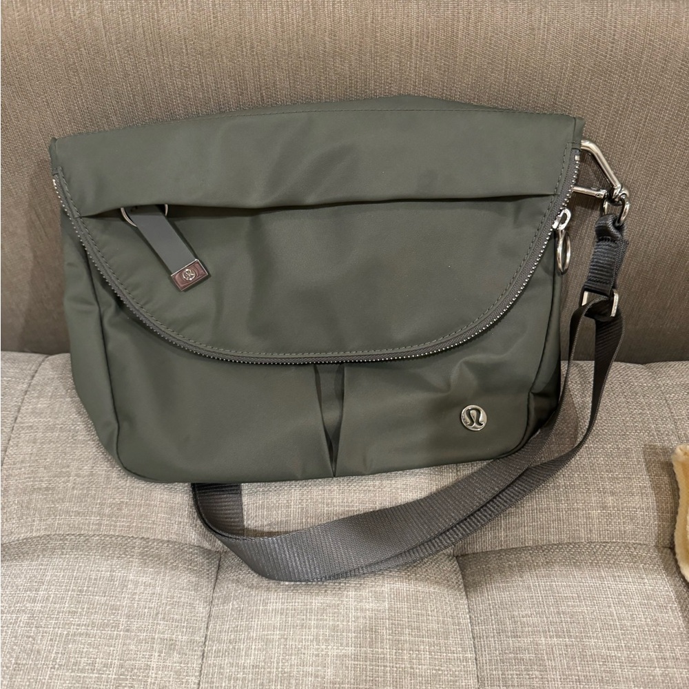 Lululemon All Night Festival Bag 5L EUC SFPF home
